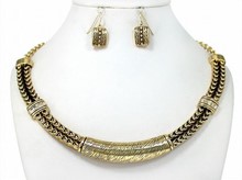 Necklace Gold w/ Earrings