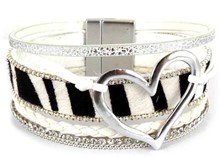 Leather Magnetic Bracelet Heart MSSV